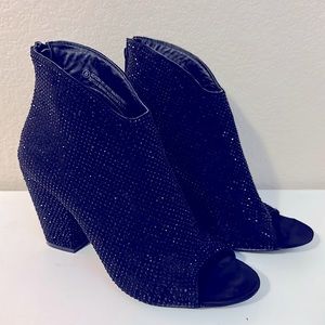 Black Sparking Chunky High Heels